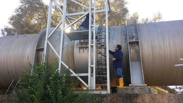 Hydro Stop socket encapsulation couplings used for repairing a leaking socket joints on the biggest pipeline in Southern Italy